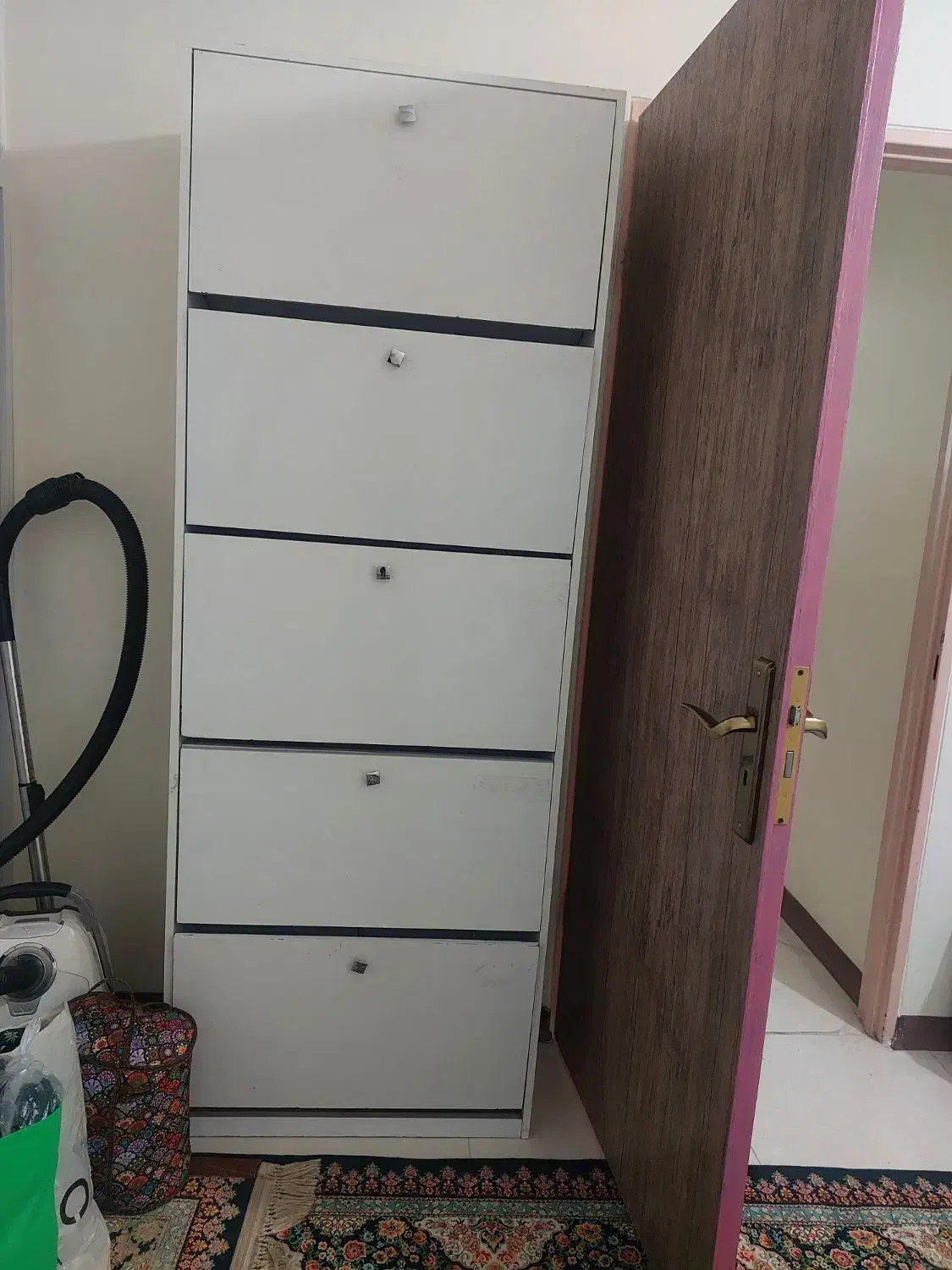 جاکفشی|جاکفشی، کمد، دراور|فردیس, سرحد آباد|دیوار