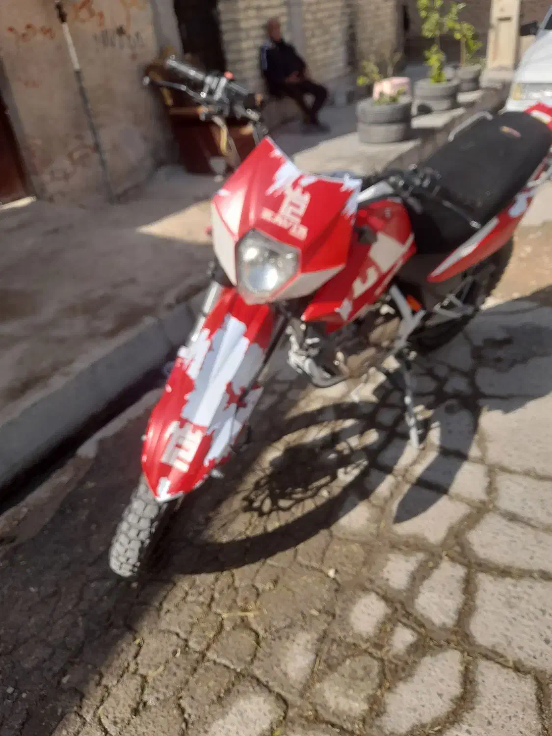 موتورشاسی بلند همش توخانه بوذه کاربراتورقدریتی نو|موتورسیکلت|مرودشت, کناره|دیوار