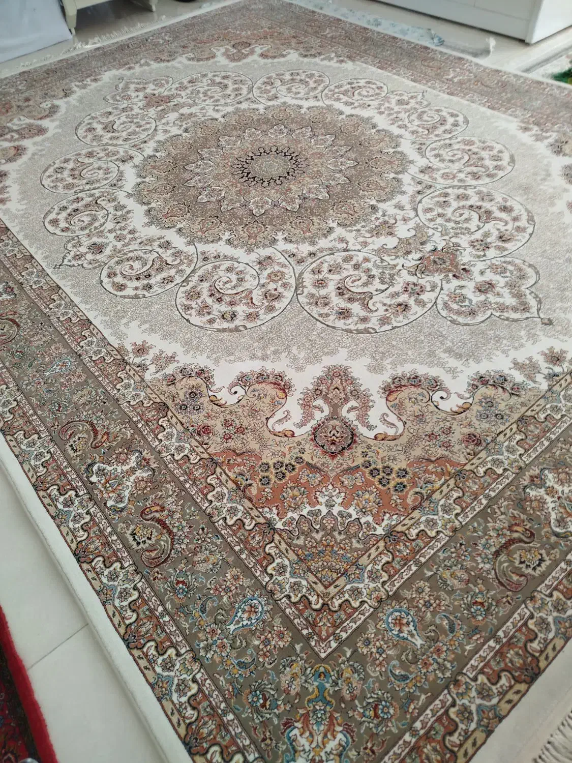 فرش ۷۰۰ شانه دست بافت گونه بسیار نرم و سنگین وزیبا|فرش|سنندج, |دیوار