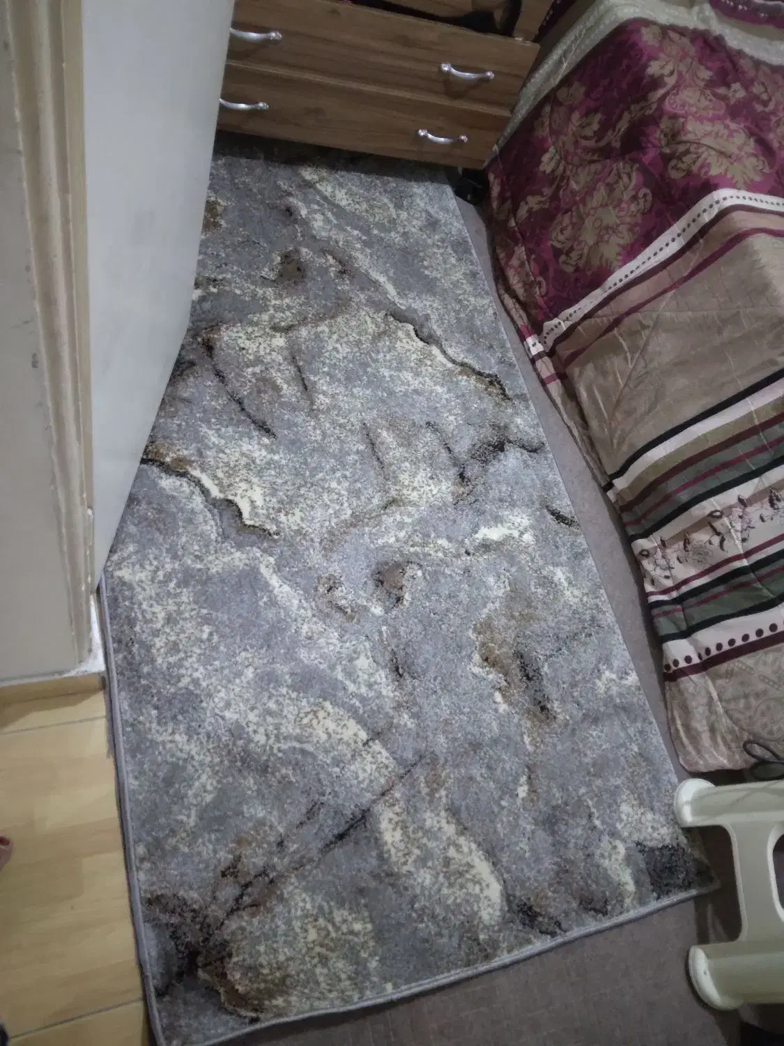 فرش کناری|فرش|تهران, شهمیرزادی|دیوار