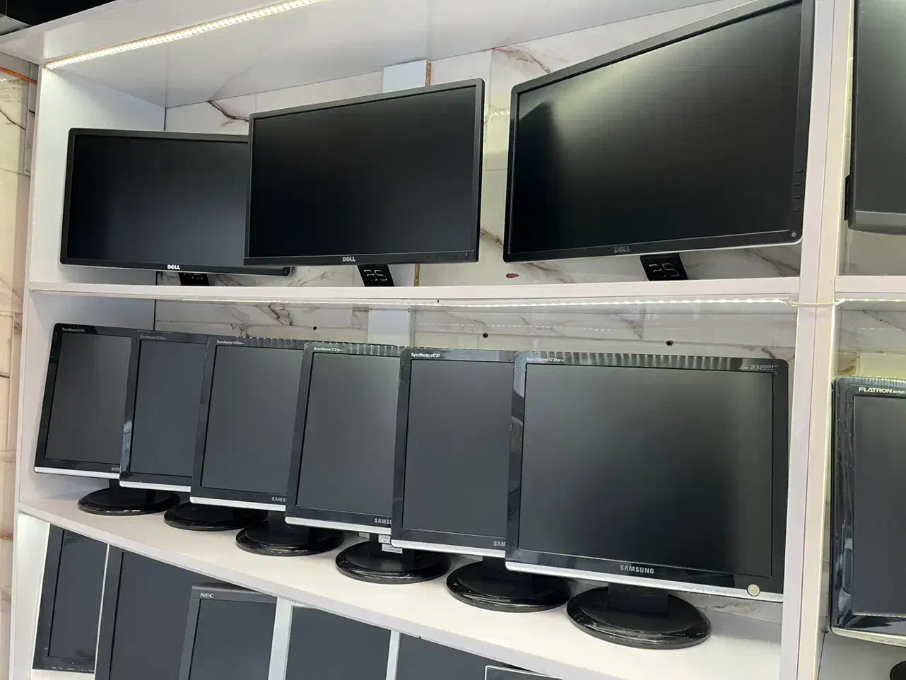 مانیتور LED و LCD|قطعات و لوازم جانبی رایانه|اردبیل, |دیوار