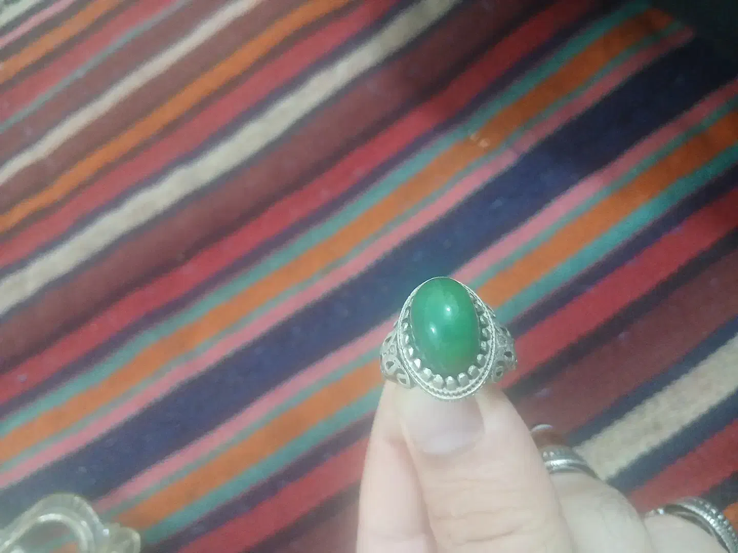 انگشتر|جواهرات|رباط‌کریم, رباط‌کریم|دیوار