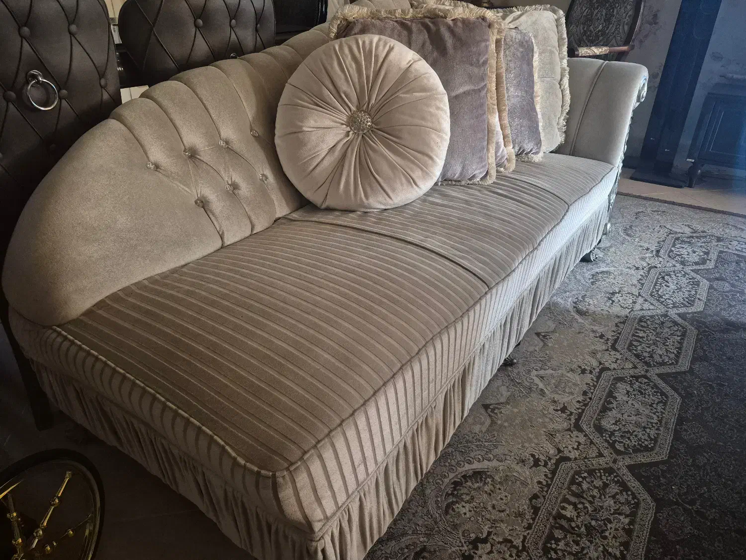 فروش مبل شزلون۳نفره|مبلمان خانگی و میز عسلی|شیراز, دکتر حسابی|دیوار