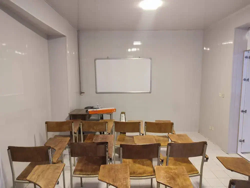 اجاره کلاس در اموزشگاه زبان سپهر سخن|اجارهٔ کوتاه‌مدت دفتر کار و فضای آموزشی|اصفهان, مفتح|دیوار
