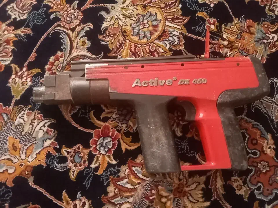 تفنگ میخکوب|ابزارآلات|لاهیجان, کوی آزادگان|دیوار