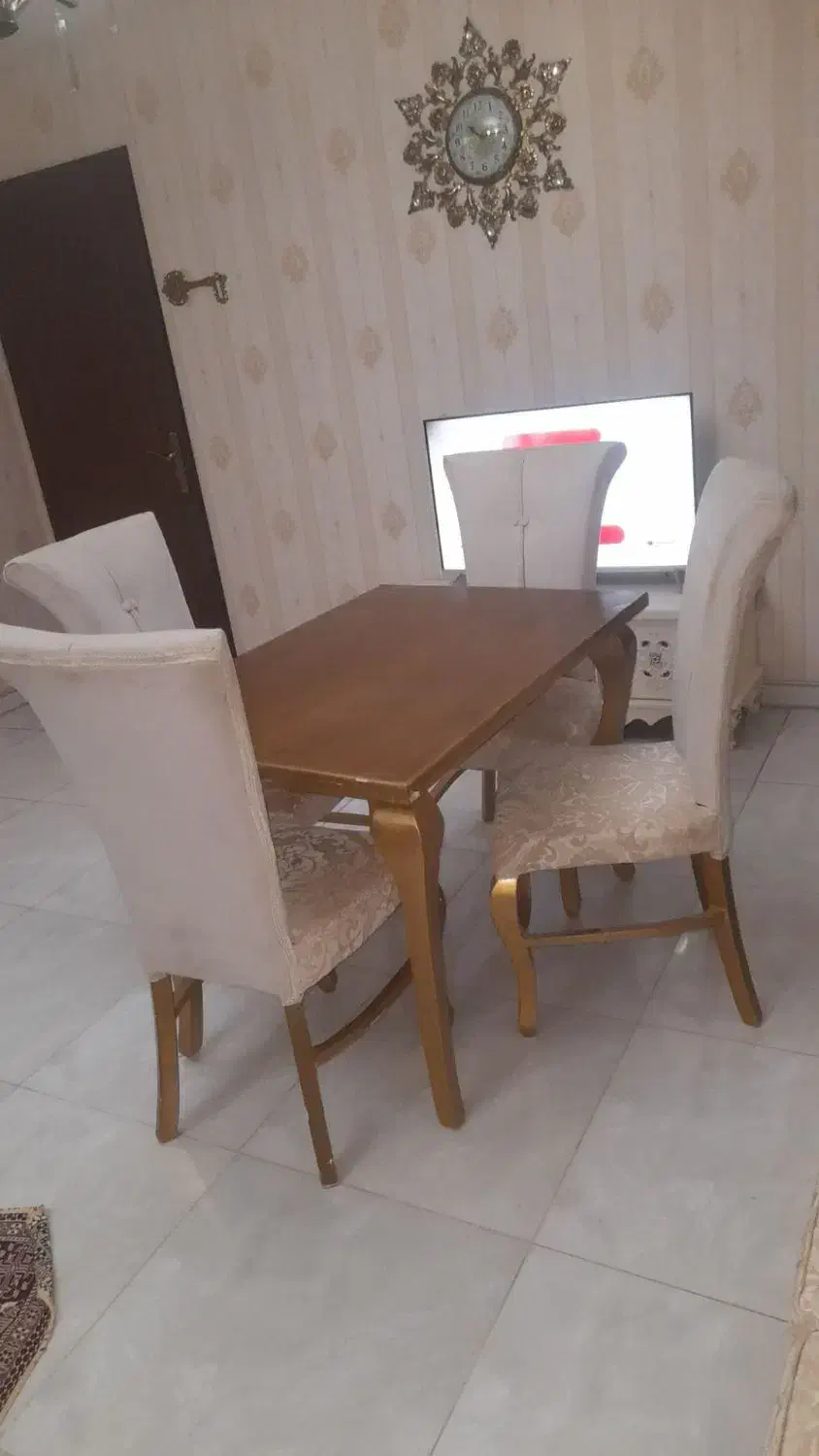 میزغذاخوری|میز و صندلی غذاخوری|رباط‌کریم, نصیرشهر|دیوار