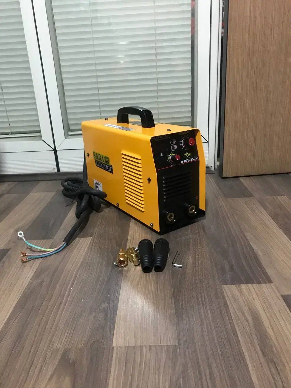 صبا ۲۵۰V دستگاه جوشکاری اینورتر موتورجوش ۲۵۰ آمپر|ماشین‌آلات صنعتی|شیراز, سعدیه جنوبی|دیوار