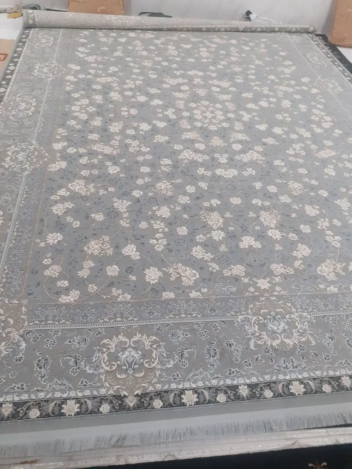 یک جفت قالی نونو|فرش|تربت جام, شهید غلام زاده|دیوار