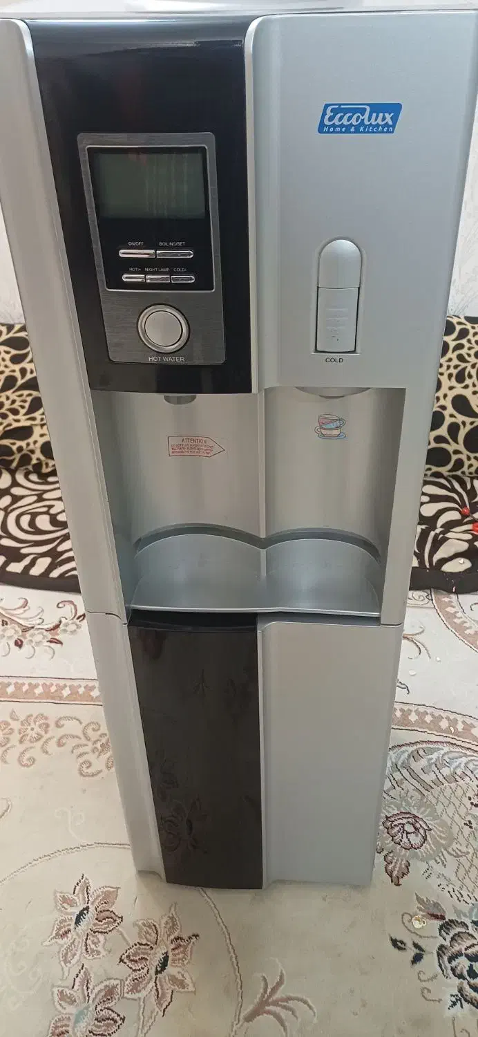 آب سردکن و آبجوش|آبسردکن و تصفیه آب|نجفآباد, فاز ۲ شهرک آزادگان|دیوار