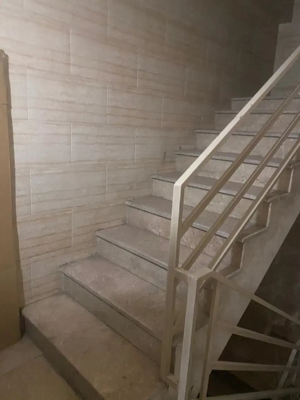 آپارتمان ۴۳ متر/پارکینگ / آسانسور//پرواز