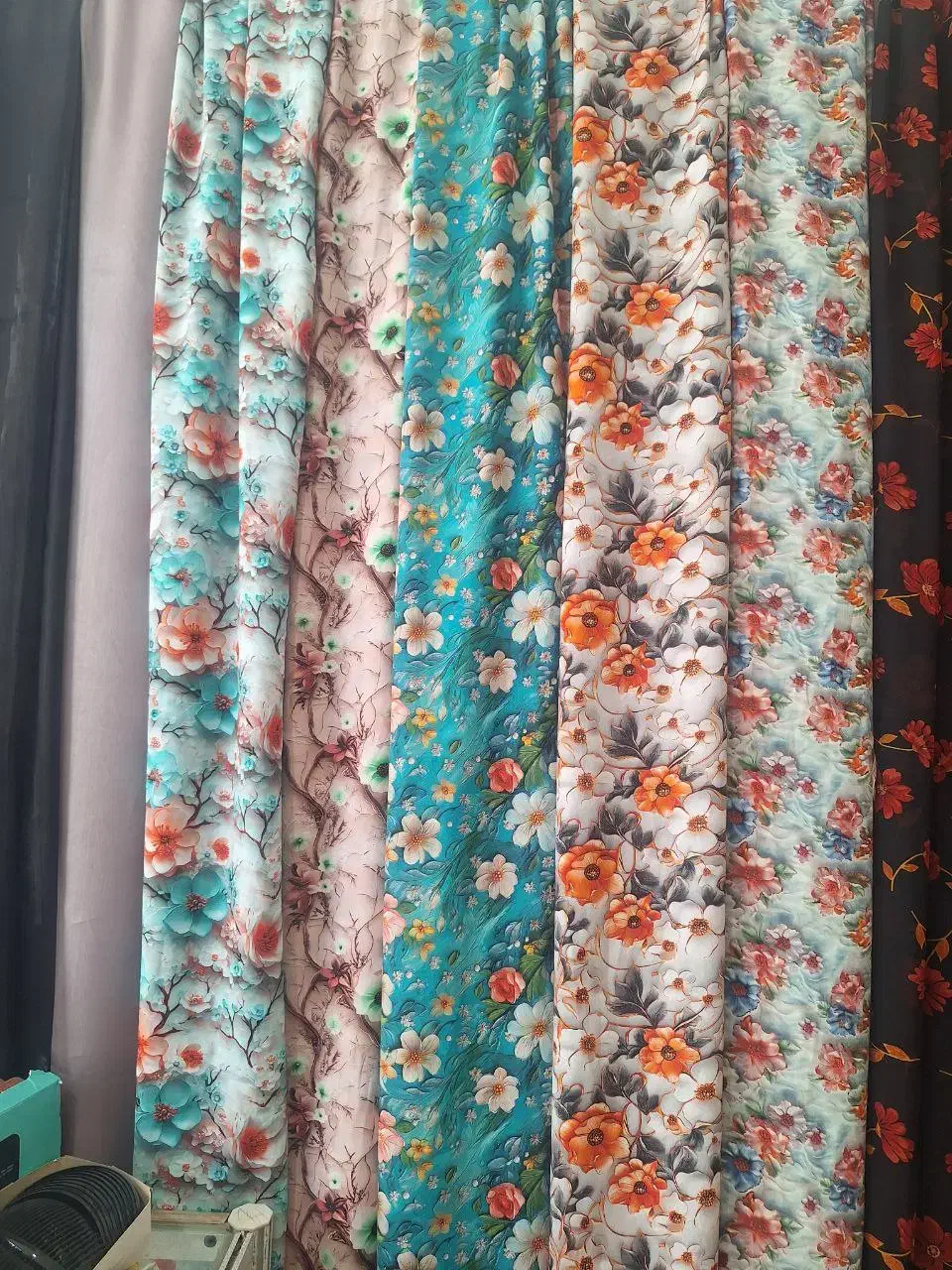 انواع پارچه و لباس زنانه و بچگانه|عمده‌فروشی|سنندج, |دیوار