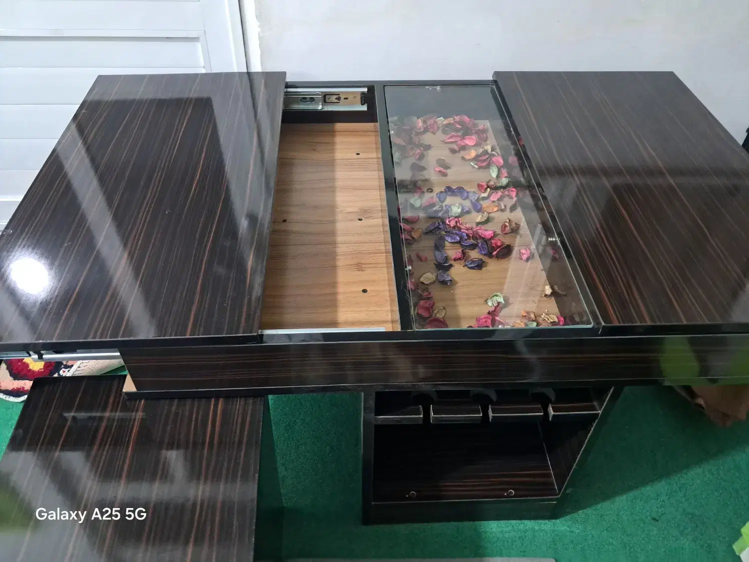 میز|میز و صندلی غذاخوری|فرخ‌شهر, |دیوار