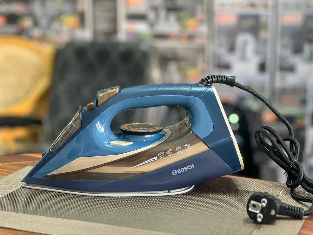 اتو بوش ضمانتی دارای سیستم ضدرسوب|اتو و لوازم اتو|سنقر, |دیوار