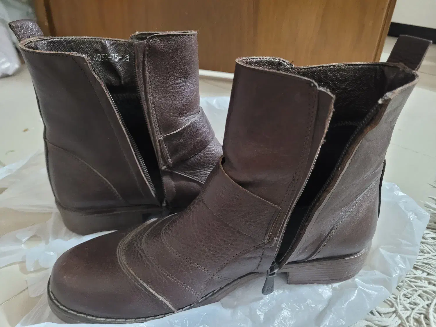 بوت چرم طبیعی سایز ۳۸|کیف، کفش، کمربند|مشهد, سجاد شهر|دیوار