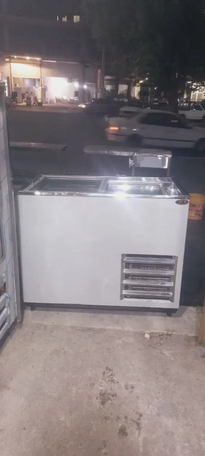 فریزر صندوقی ۴ درب و فریزر درب کشویی درحد آکبند|فروشگاه و مغازه|نسیمشهر, |دیوار