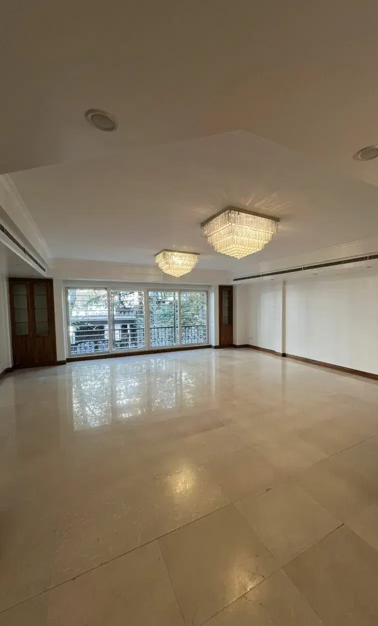 فرشته ۲۲۰متر۳خواب مستر/      ۲ پارکینگ سندی