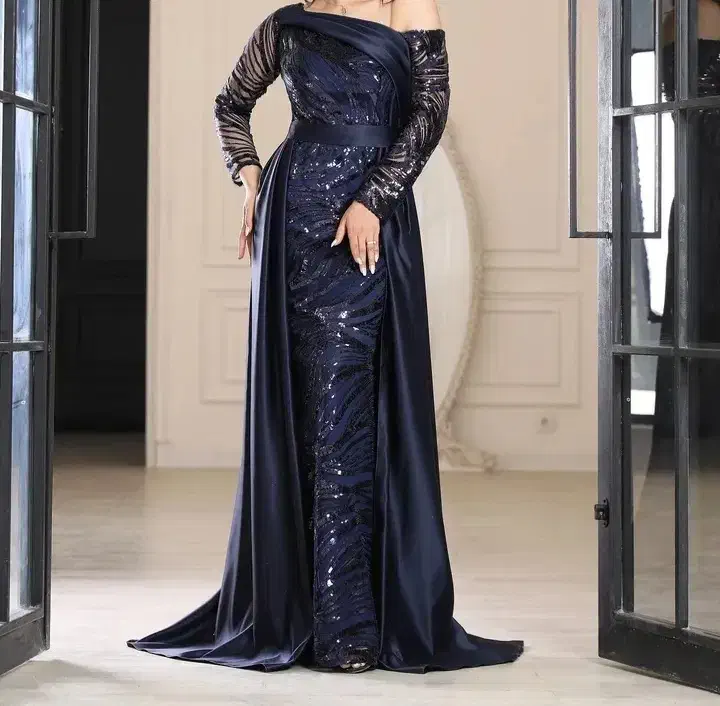 لباس م ج ل سی|لباس|سلماس, |دیوار