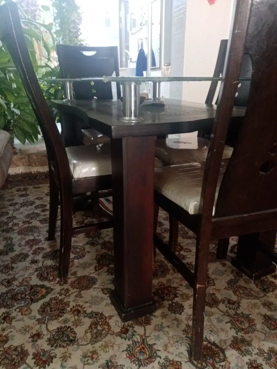 میز نهار خوری محکم و چوبی شیک و تمیز|میز و صندلی غذاخوری|ایذه, |دیوار