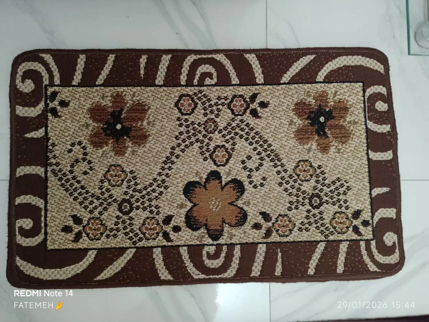 3 عدد پادری تمیز|پادری|قدس, شهر‌قدس|دیوار