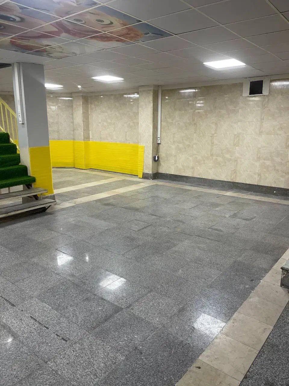 زیر زمین ۱۷۰. متر تجاری. میدان چهارباغ|اجارهٔ دفتر صنعتی، کشاورزی، تجاری|تهران, جنت‌آباد جنوبی|دیوار