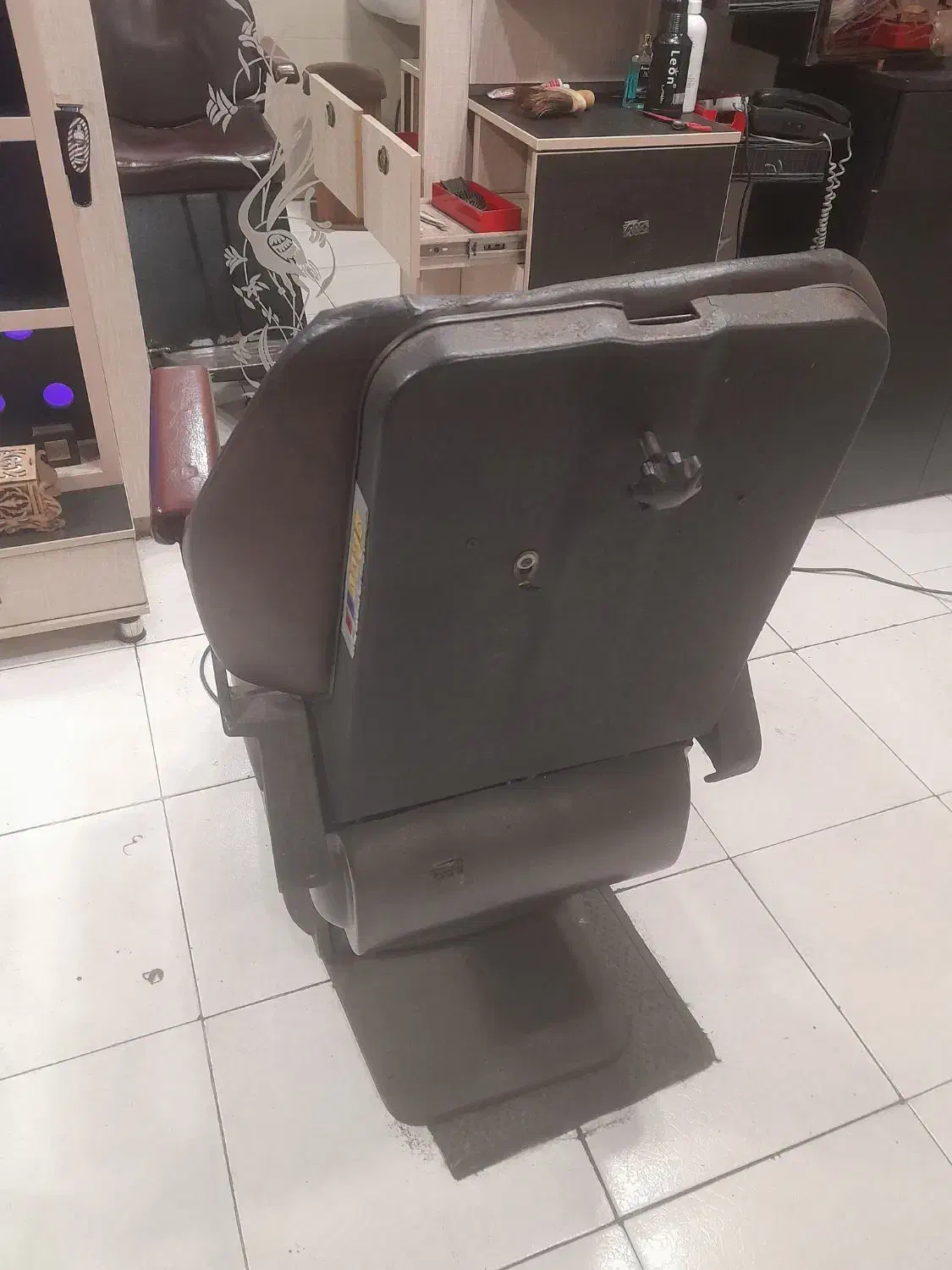 صندلی برقی آرایشگاه|آرایشگاه و سالن‌های زیبایی|رشت, حسین آباد|دیوار