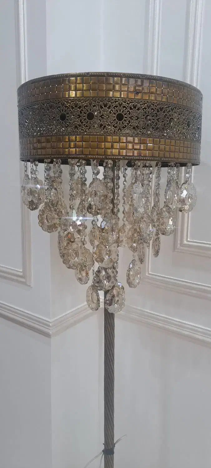 کنار سالنی نو|چراغ خواب و آباژور|کرج, شاهین‌ویلا|دیوار