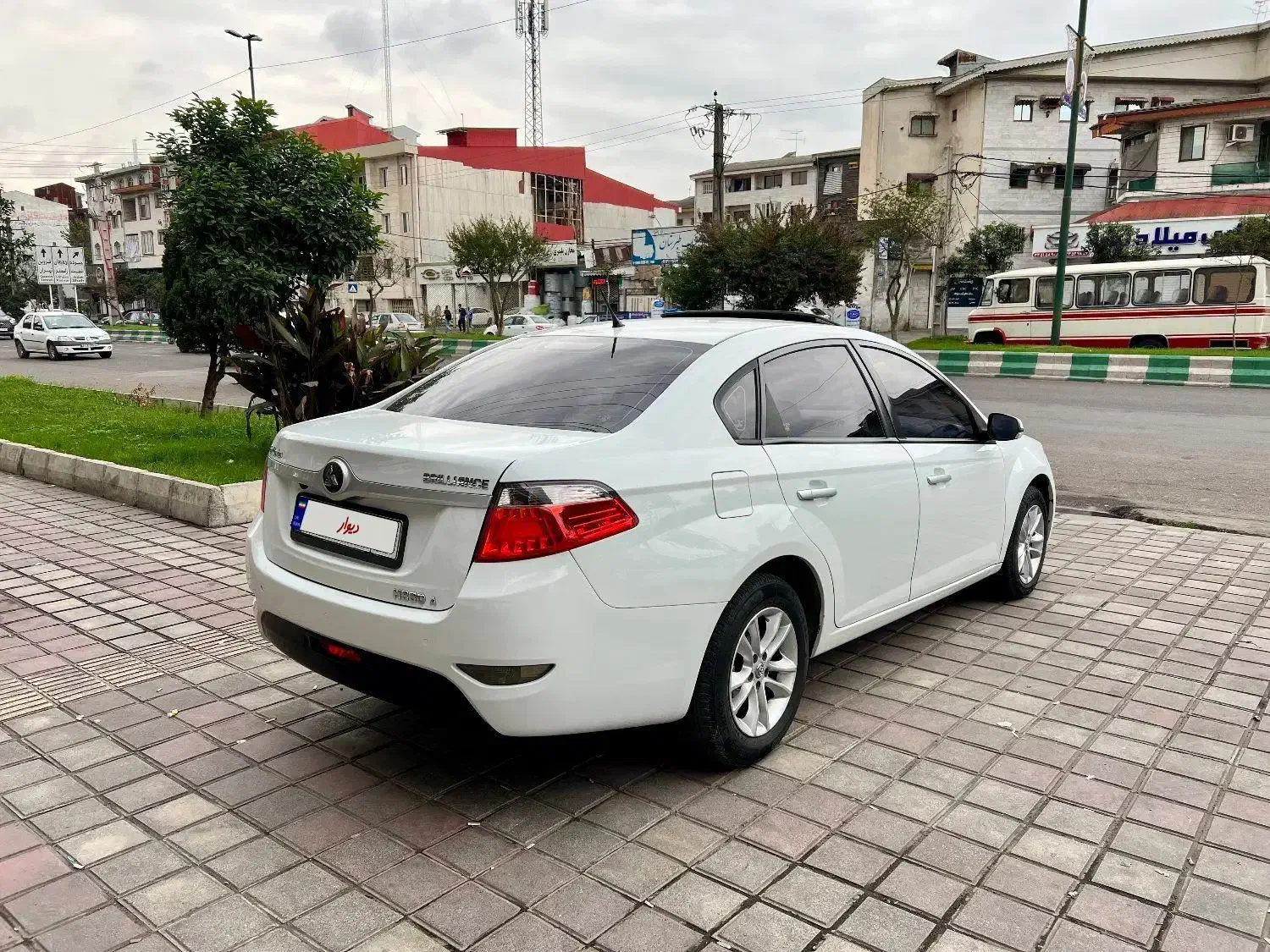 برلیانس ۳۳۰|خودرو سواری و وانت|رشت, استقامت ۱|دیوار