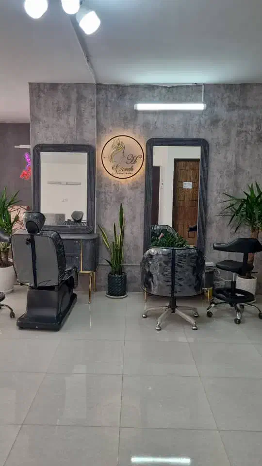 اجاره لاین و صندلی در سالن زیبایی|اجارهٔ دفتر کار، اتاق اداری، مطب|اصفهان, مفتح|دیوار