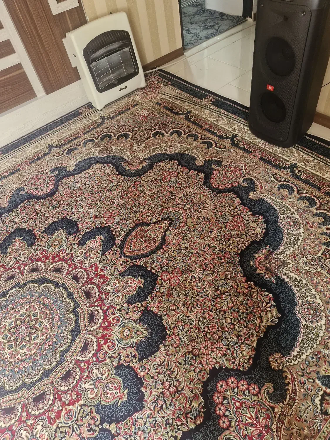 فرش مشهد|فرش|گلبهار, شهر جدید گلبهار|دیوار