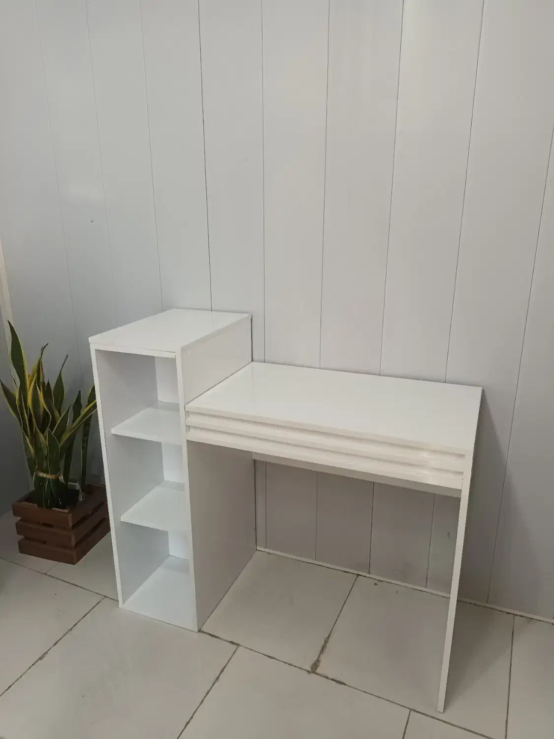 میز تحریر سفید|میز تحریر و کامپیوتر|گنبد کاووس, |دیوار