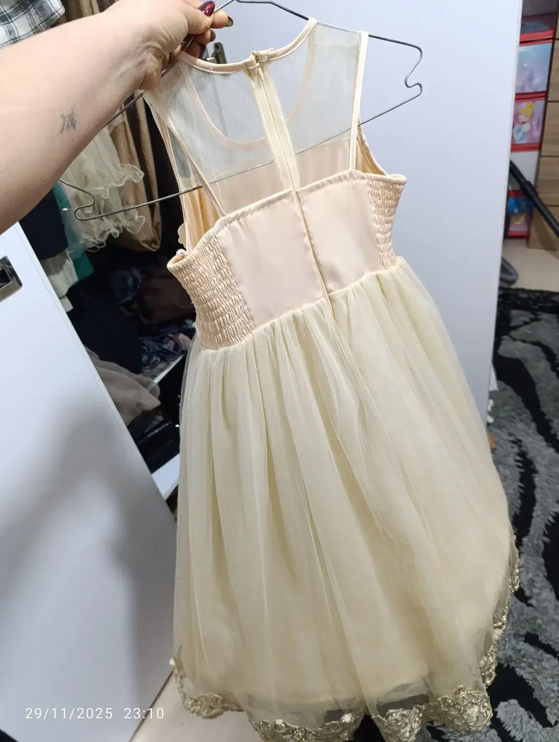 یک مقدار لباس در حد نو و نو به فروش می‌رسه|لباس|بندر امام خمینی, |دیوار