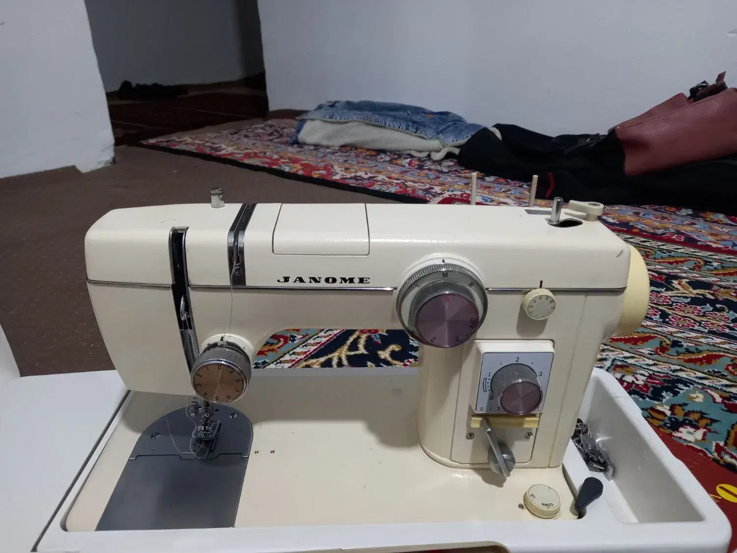 چرخ ژانومه ۸۰۲وسردوز جگوار|چرخ خیاطی و ریسندگی|تربت جام, بوستان وحدت|دیوار