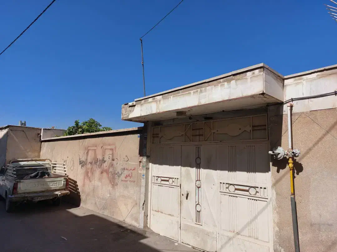 فروش منزل ویلایی با تخفیف برای خریدار واقعی|فروش خانه و ویلا|خمینیشهر, |دیوار