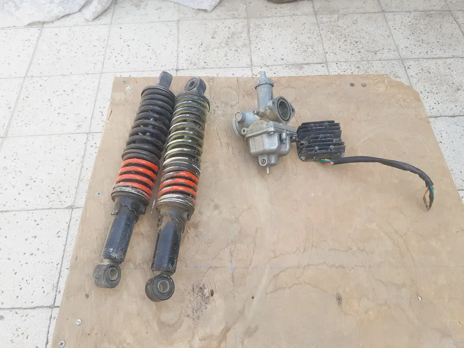 لوازم یدکی موتورسیکلت|قطعات یدکی و لوازم جانبی|سبزوار, کلاته سیفر|دیوار