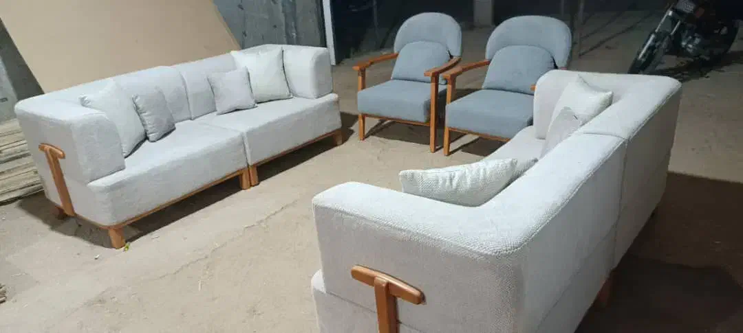 مبلمان راحتی کاملا نو|مبلمان خانگی و میز عسلی|شیراز, سلطان آباد|دیوار