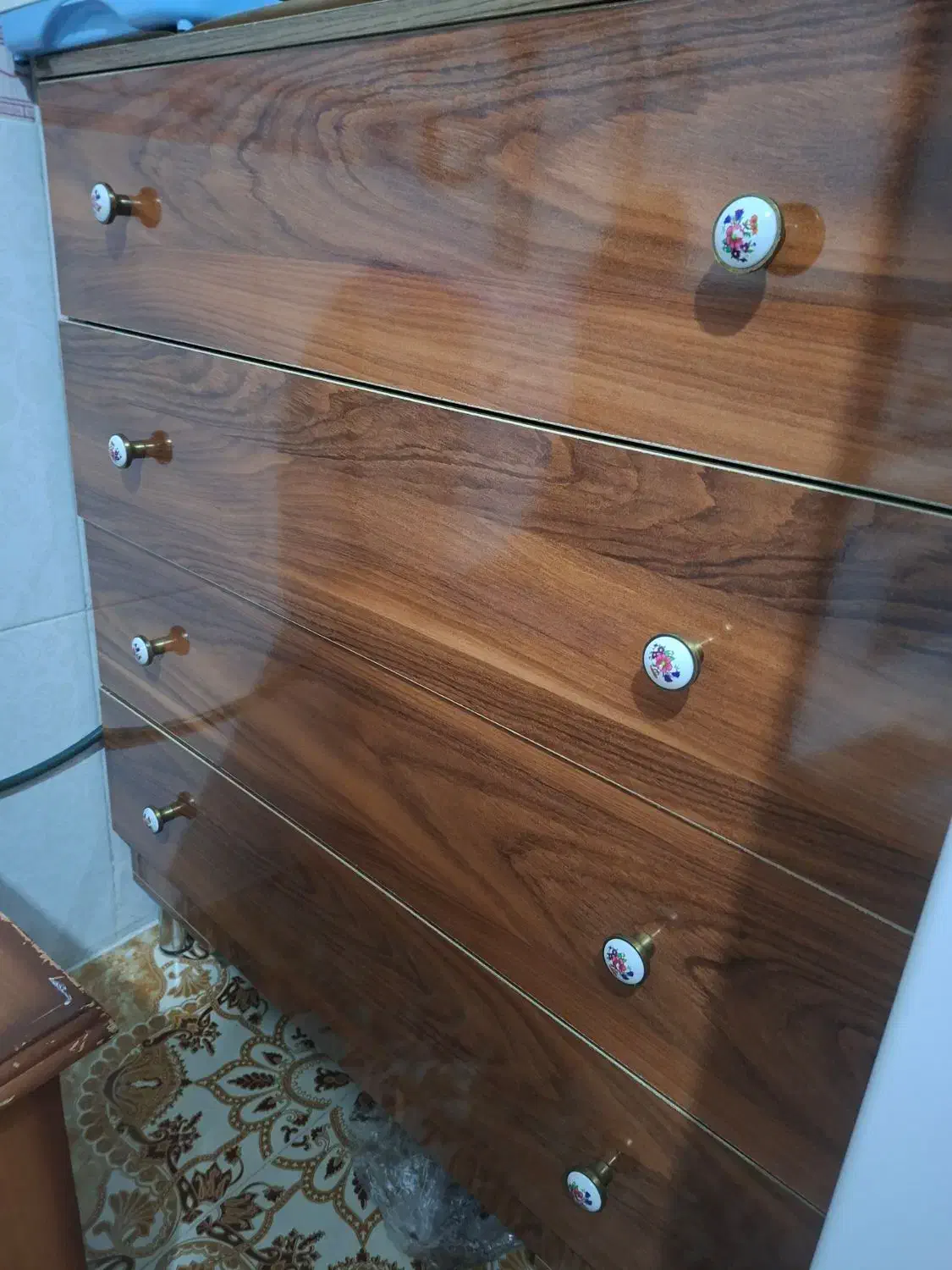 داریور ۴ کشو|جاکفشی، کمد، دراور|خوی, |دیوار