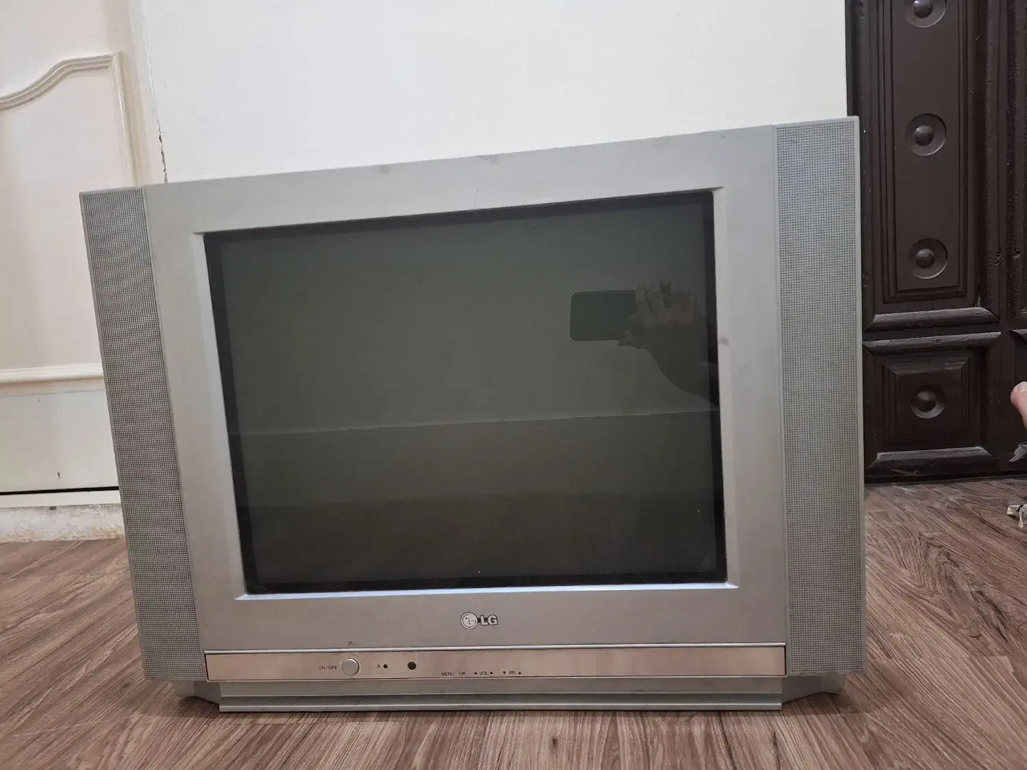 تلویزیون اصلی ال جی|تلویزیون و پروژکتور|کازرون, |دیوار