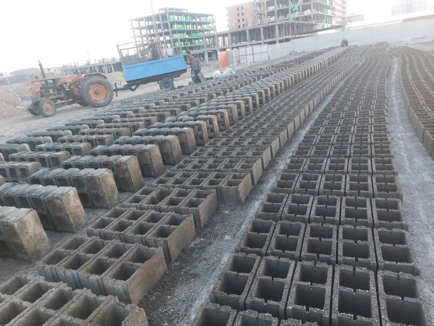 استا بلوک زن حرفه ای لازم دارم|استخدام معماری، عمران و ساختمانی|سیرجان, |دیوار