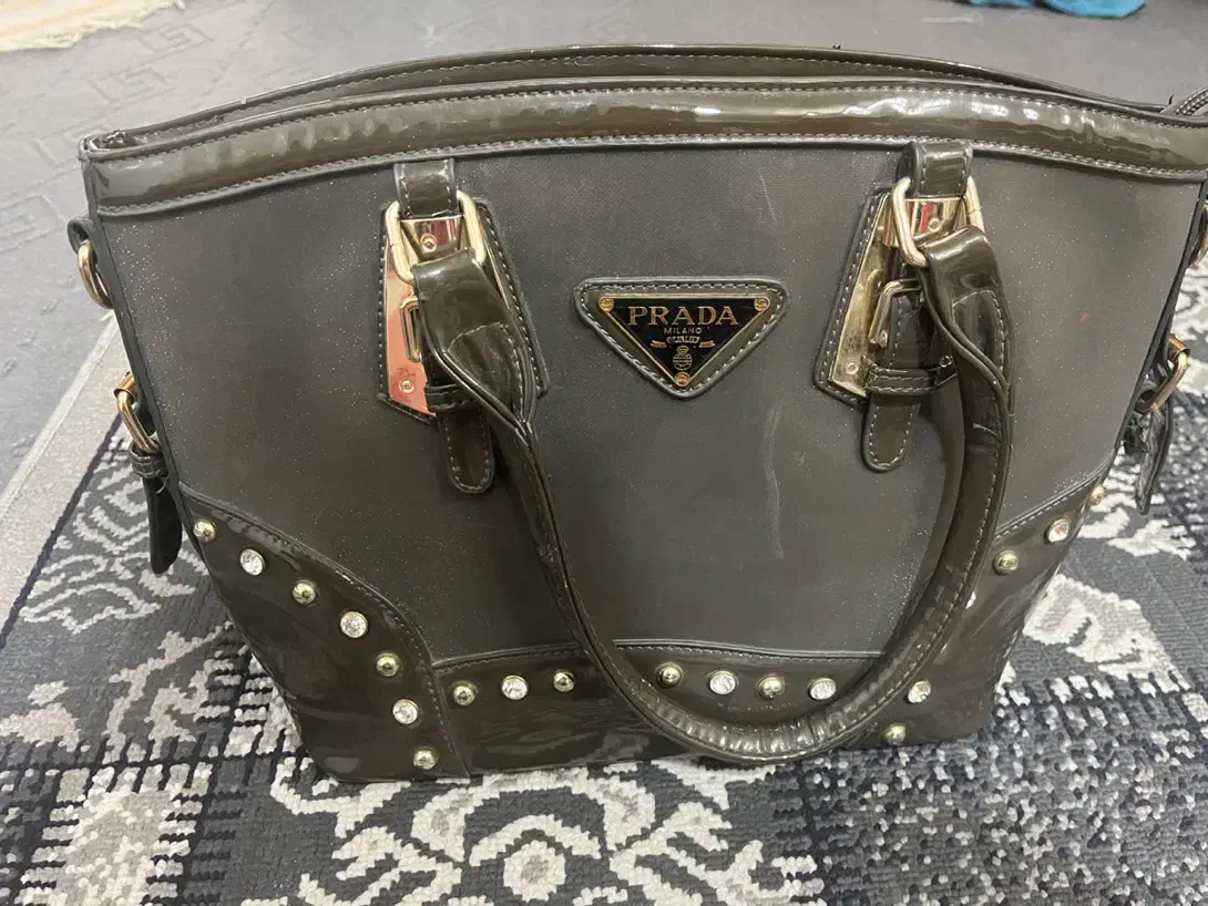 کیف در حد نو|کیف، کفش، کمربند|ابریشم, |دیوار