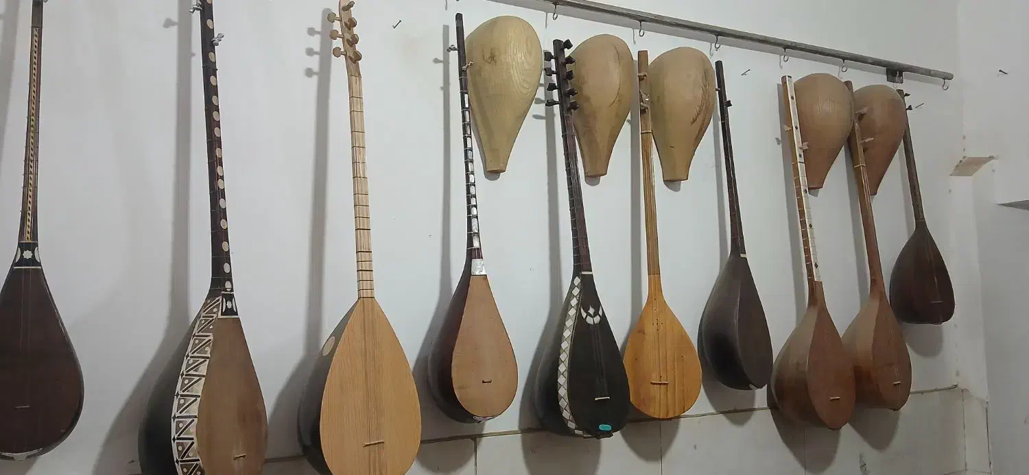 دوتارخراسان شمالی|سازهای سنتی|قدس, شهر‌قدس|دیوار