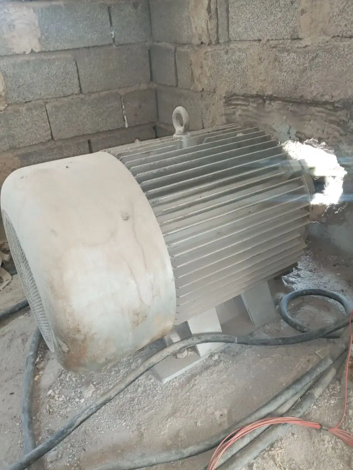 ابزارآلات کشاورزی|ماشین‌آلات صنعتی|قیروکارزین, |دیوار