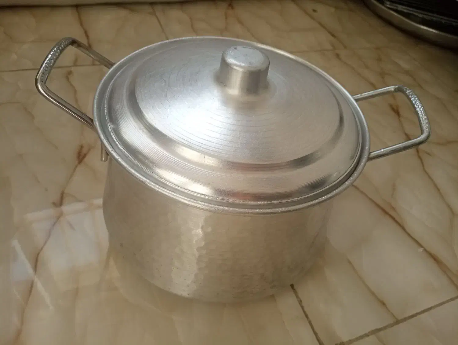 قابلمه روحی|ظروف پختوپز|ایلام, |دیوار