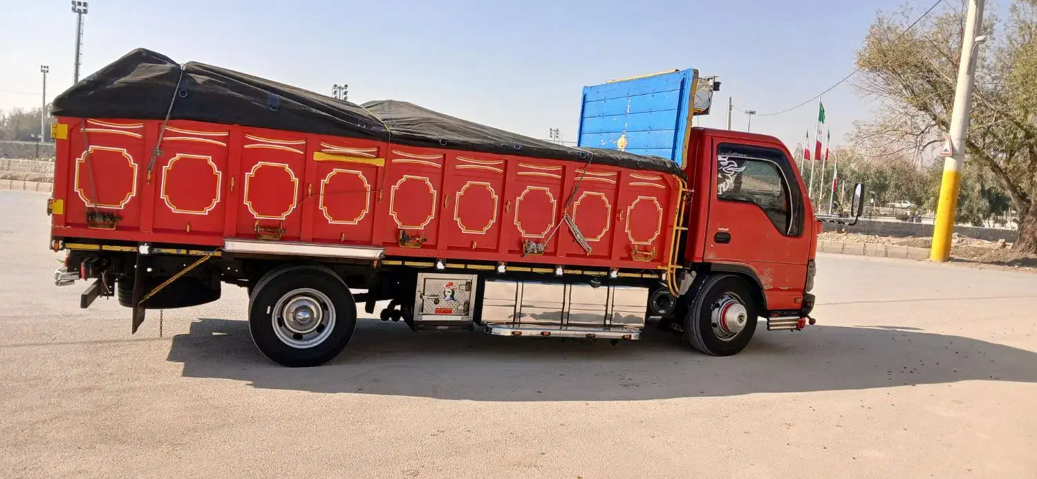 ایسوزو ۶ تن تمیز درجه یک|خودرو سنگین|ابریشم, |دیوار