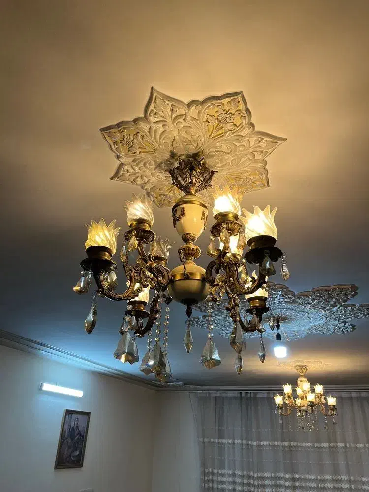 ۲عدد لوستر ۴شاخه ۸لامپ|لوستر و چراغ آویز|اصفهان, باغ فدک|دیوار