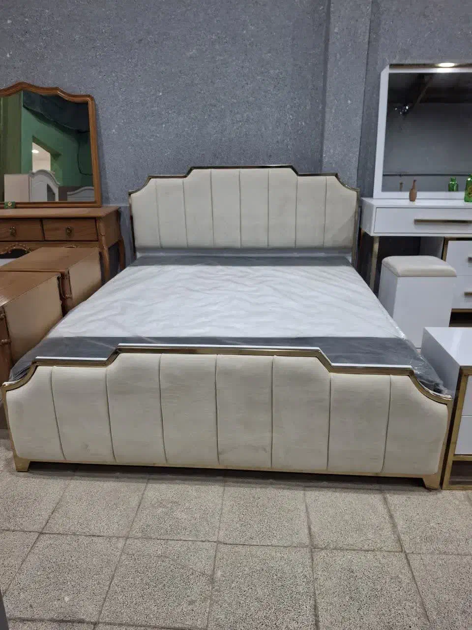 سرویس خواب لوئیز/قیمت مناسب/ انبارگردانی|تخت و سرویس خواب|مشهد, کاظم آباد پنجشنبه|دیوار