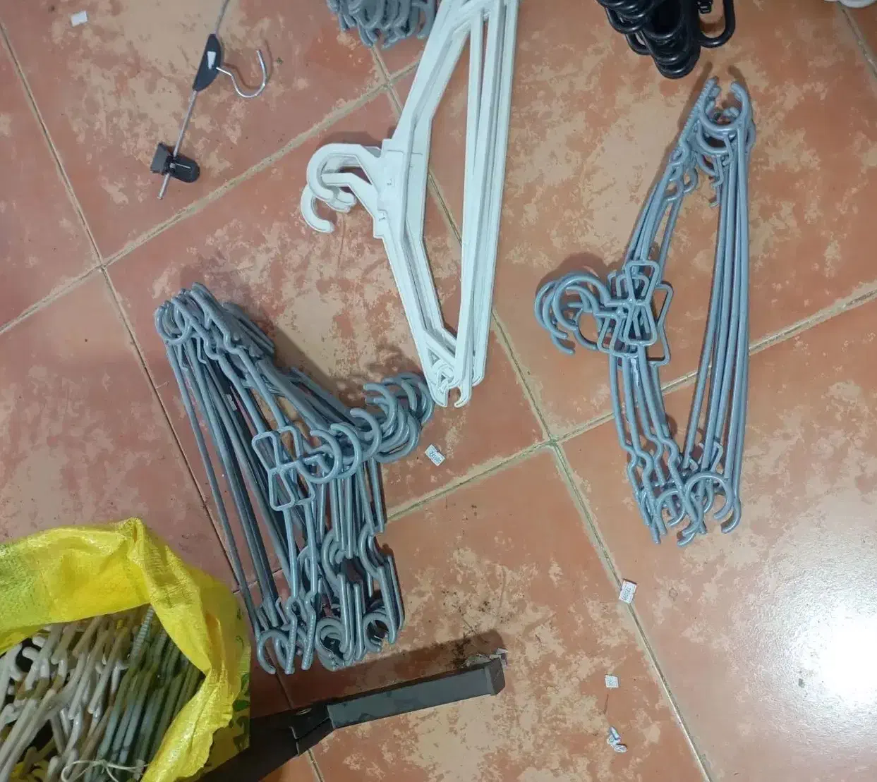 چوب لباسی|فروشگاه و مغازه|رامیان, |دیوار