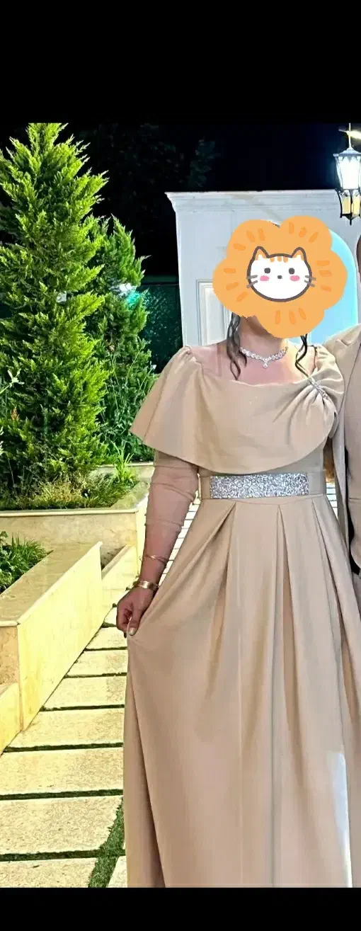 لباس مجلسی|لباس|رشت, باهنر|دیوار