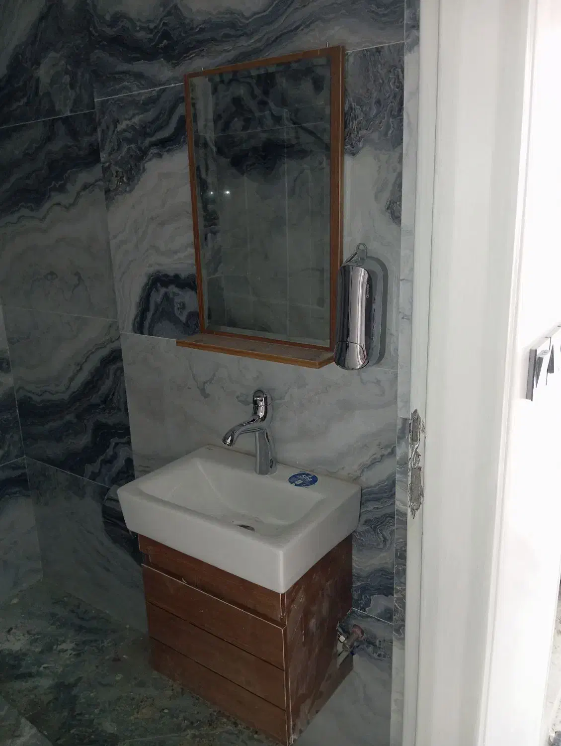 تاسیسات ساختمانی|خدمات پیشه و مهارت|قم, نیروگاه|دیوار