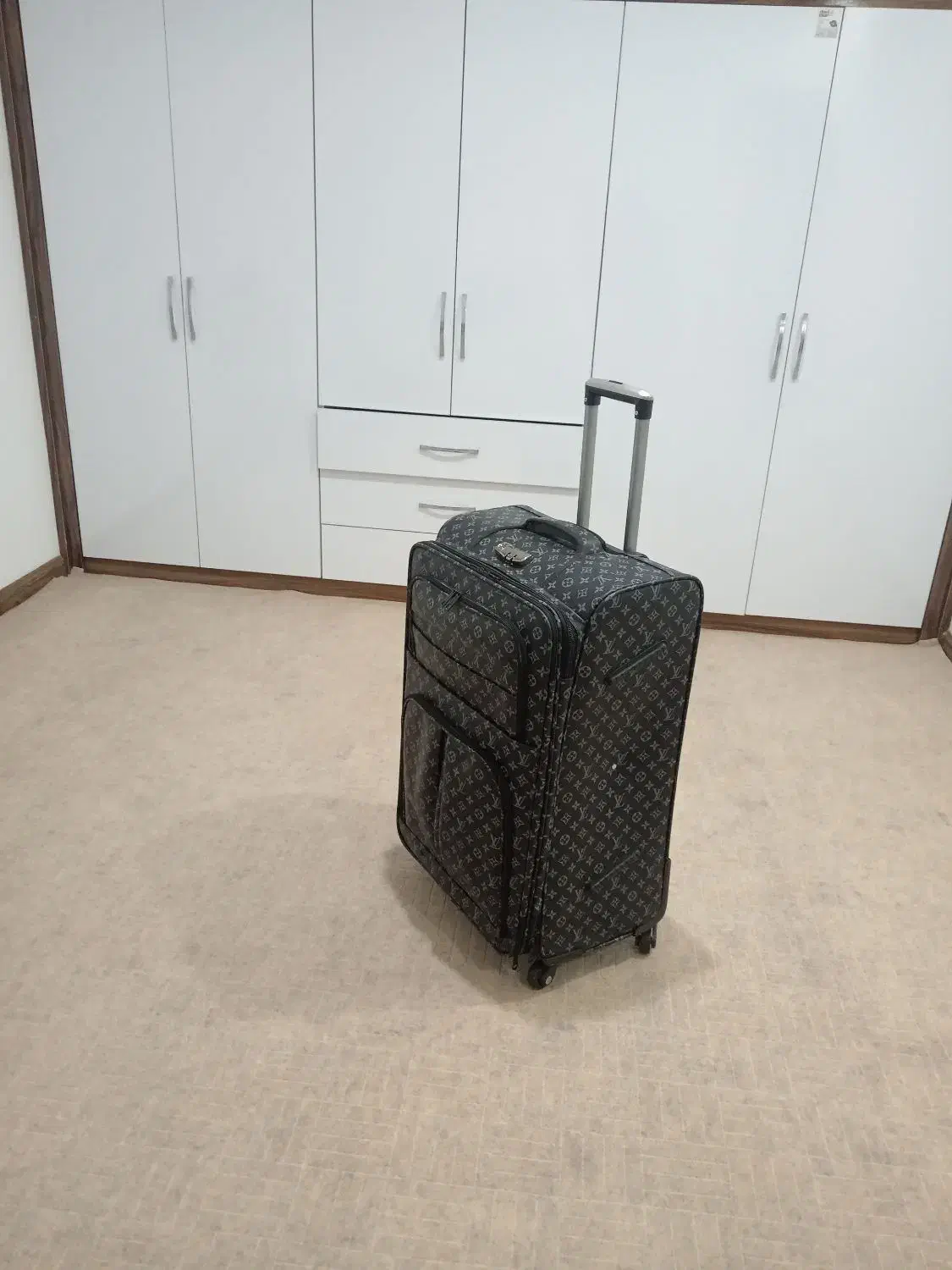 چمدان لویی ویتون نو|کیف، کفش، کمربند|مشهد, حسینآباد|دیوار