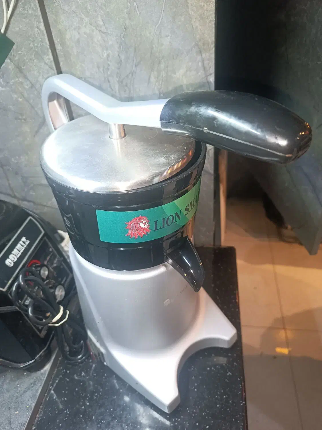 آب مرکبات گیری انار،پرتقال|کافی‌شاپ و رستوران|فولادشهر, B4|دیوار